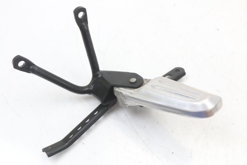 photo de PLAAT ACHTERSTE LINKER VOETSTEUNBEUGEL HONDA PCX (JF28) 125 (2009 - 2011) - Detail van het onderdeel