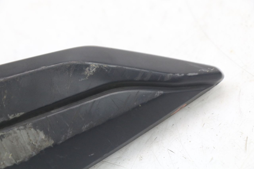 photo de PLAAT ACHTERSTE LINKER VOETSTEUNBEUGEL PEUGEOT BELVILLE 125 (2017 - 2021) - Zoom op gebruiksstaat