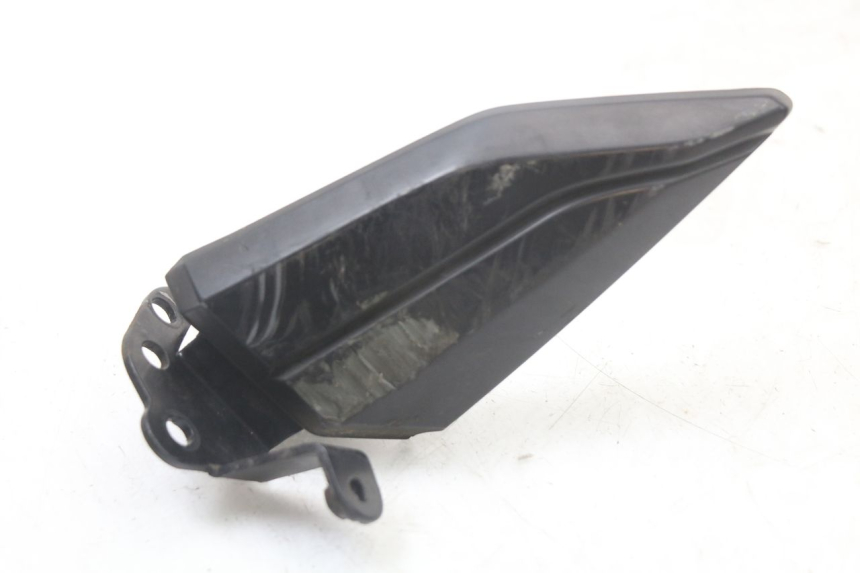 photo de PLAAT ACHTERSTE LINKER VOETSTEUNBEUGEL PEUGEOT BELVILLE 125 (2017 - 2021) - Andere kijkhoek