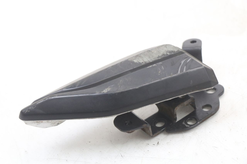 photo de PLAAT ACHTERSTE LINKER VOETSTEUNBEUGEL PEUGEOT BELVILLE 125 (2017 - 2021) - Technische close-up