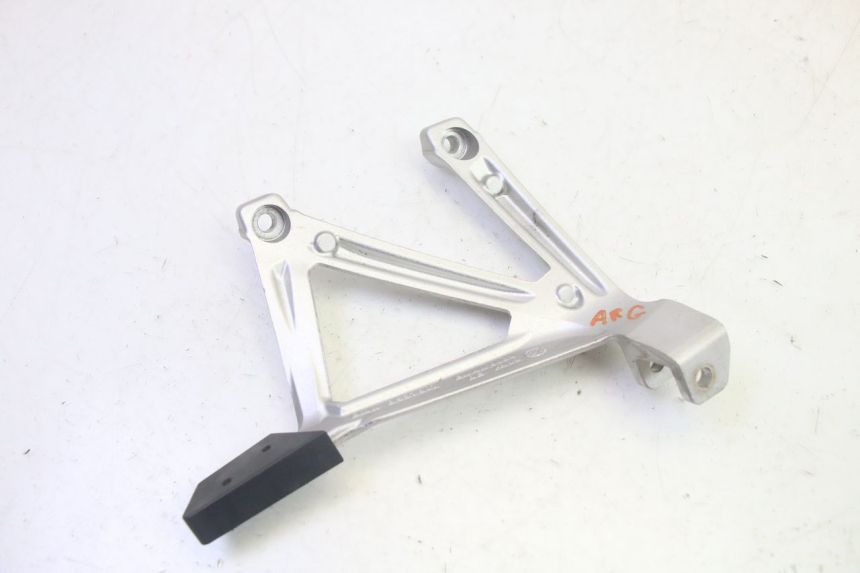 photo de PLAAT ACHTERSTE LINKER VOETSTEUN BMW R GS 1250 (2021 - 2024) - Zoom op gebruiksstaat