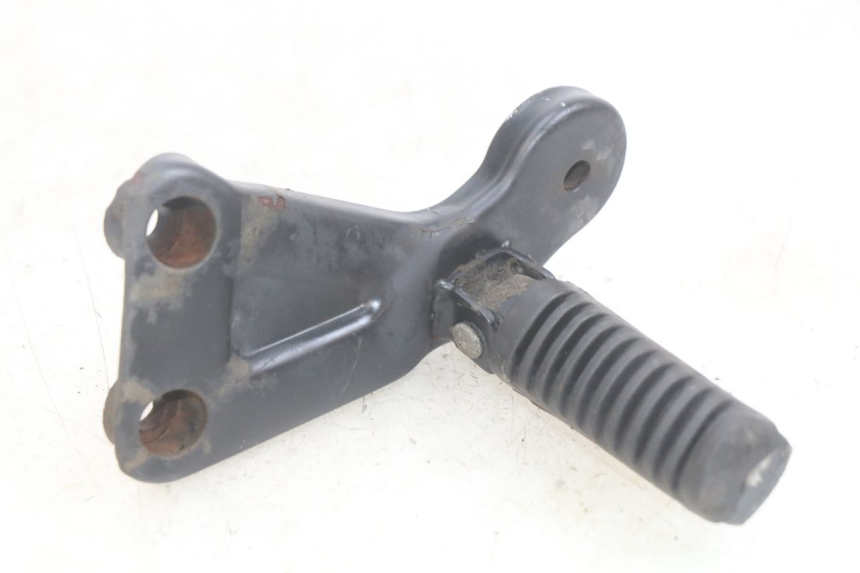 photo de PLAAT ACHTERSTE LINKER VOETSTEUNBEUGEL YAMASAKI ROADSTER 50 (2013 - 2018) - Hoofdaanzicht