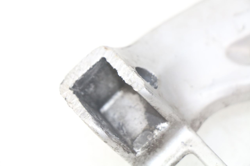 photo de Achterste linker voetsteunplaat SUZUKI SV S 650 (1999 - 2002) - Zoom op gebruiksstaat