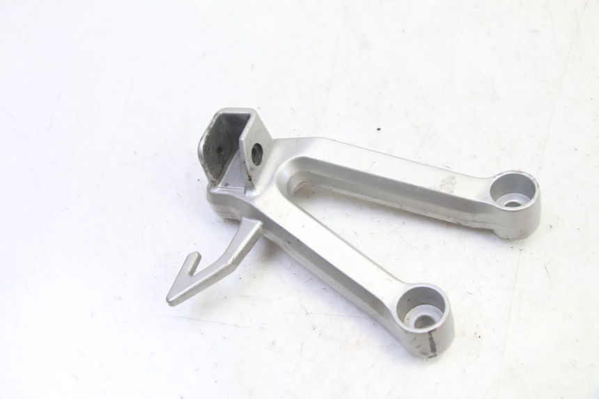 photo de PLAAT ACHTERSTE VOETSTEUN LINKS SUZUKI SV S 650 (2003 - 2009) - Zoom op gebruiksstaat