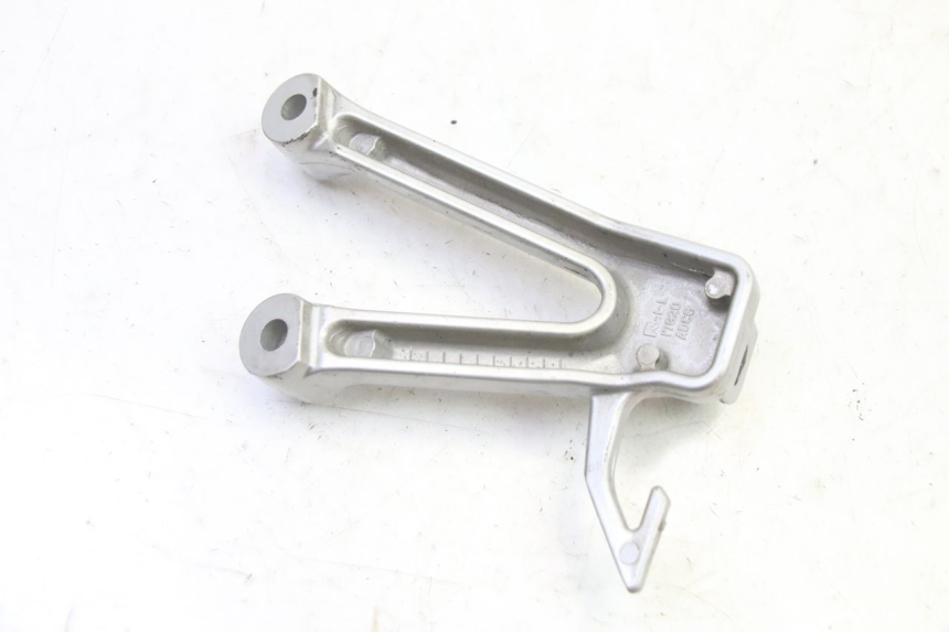 photo de PLAAT ACHTERSTE VOETSTEUN LINKS SUZUKI SV S 650 (2003 - 2009) - Andere kijkhoek