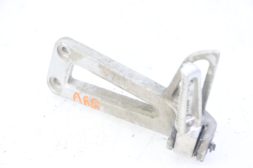 photo de PLAAT ACHTERSTE VOETSTEUN LINKS YAMAHA TDR DELTABOX 125 (1997 - 2003) - Detail van het onderdeel