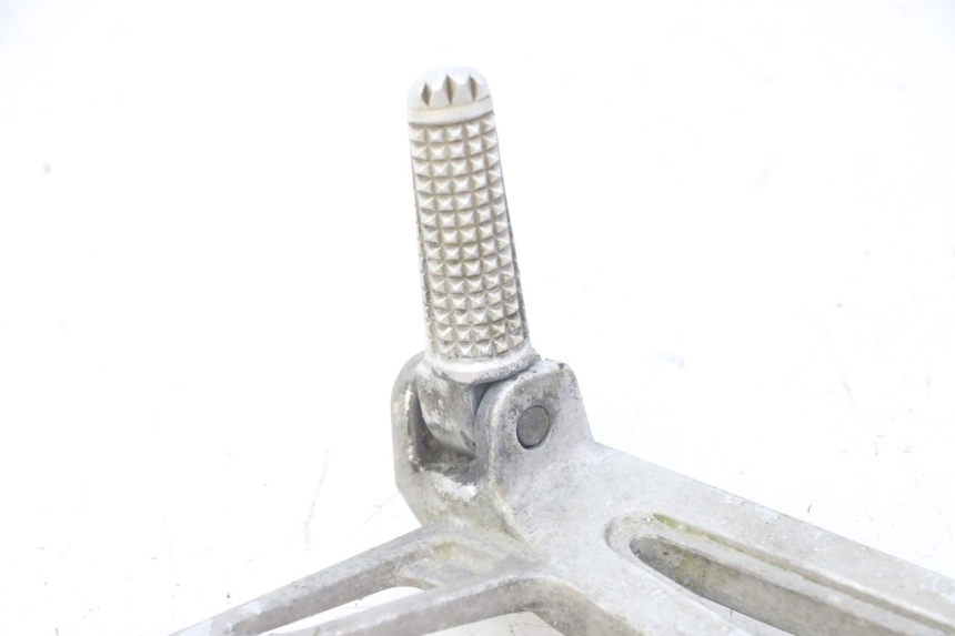 photo de PLAAT ACHTERSTE VOETSTEUN LINKS YAMAHA TDR DELTABOX 125 (1997 - 2003) - Bevestigingspunten