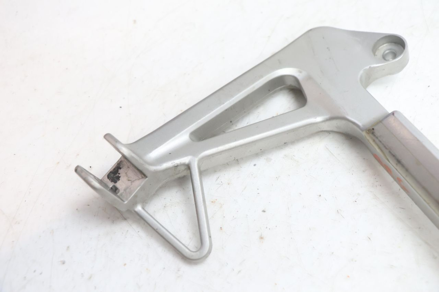 photo de PLAAT ACHTERSTE LINKER VOETSTEUNBEUGEL HONDA VFR FI RC46 800 (1998 - 2001) - Detail van het onderdeel