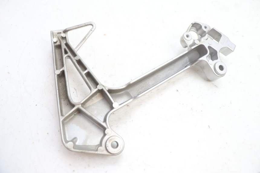 photo de PLAAT ACHTERSTE LINKER VOETSTEUNBEUGEL HONDA VFR FI RC46 800 (1998 - 2001) - Overzicht