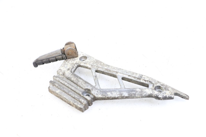 photo de PLAAT ACHTERSTE VOETSTEUN LINKS YAMAHA XJ F 900 (1983 - 1994) - Detail van het onderdeel