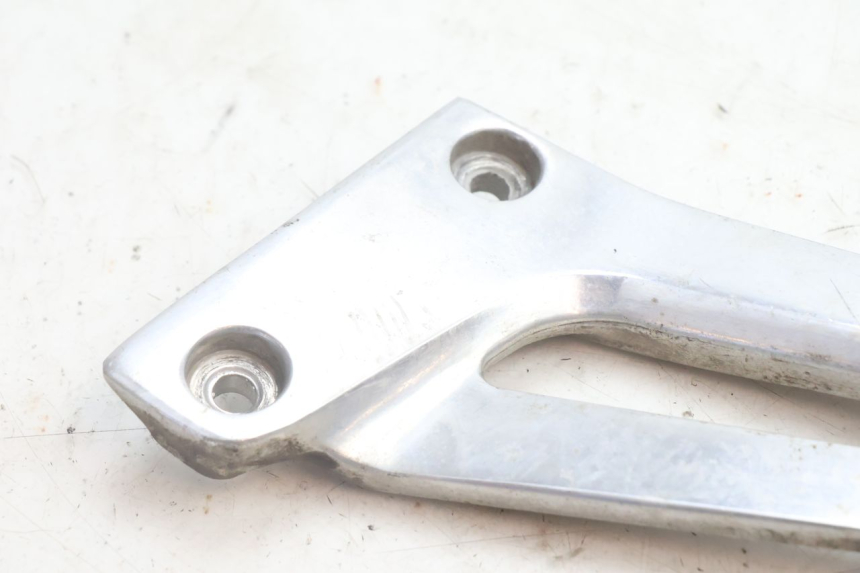 photo de ACHTERLINKS VOETSTEUNPLAAT YAMAHA XJR 1300 (1998 - 2002) - Detail van het onderdeel