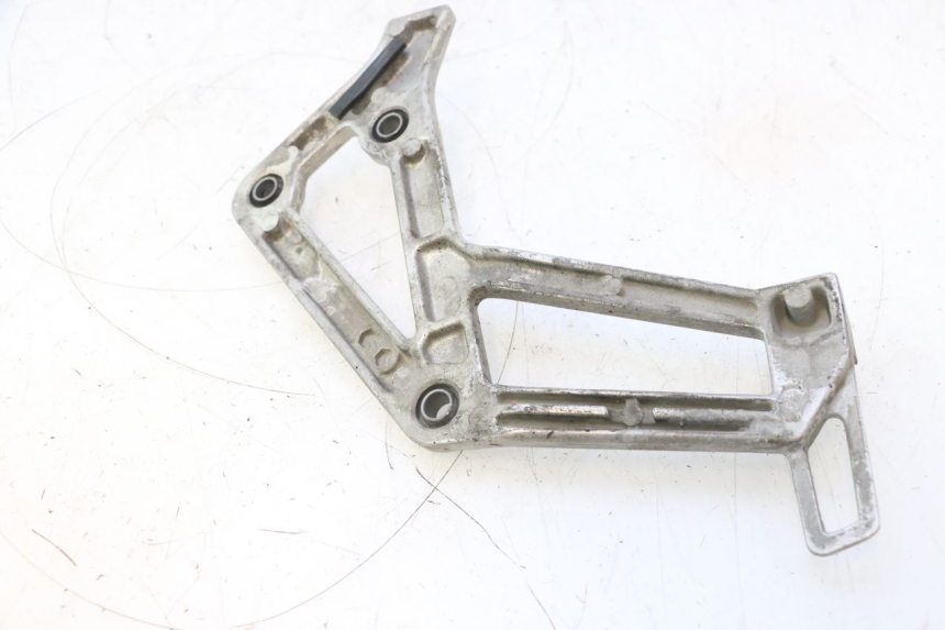 photo de ACHTERLINKER VOETSTEUNPLAAT HONDA XRV AFRICA TWIN 750 (1990 - 1992) - Andere kijkhoek