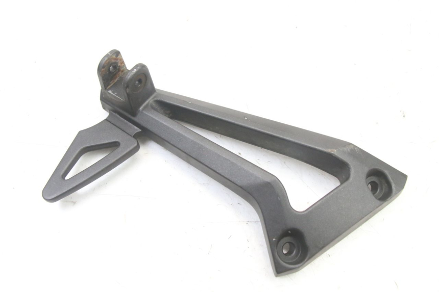 photo de PLAAT ACHTERSTE VOETSTEUN LINKS YAMAHA FZ6 FAZER S2 600 (2007 - 2011) - Andere kijkhoek