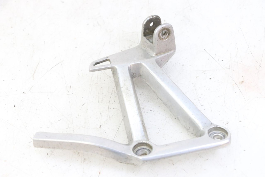 photo de Achterste linker voetsteunplaatje YAMAHA FZS FAZER 600 (2001 - 2003) - Overzicht