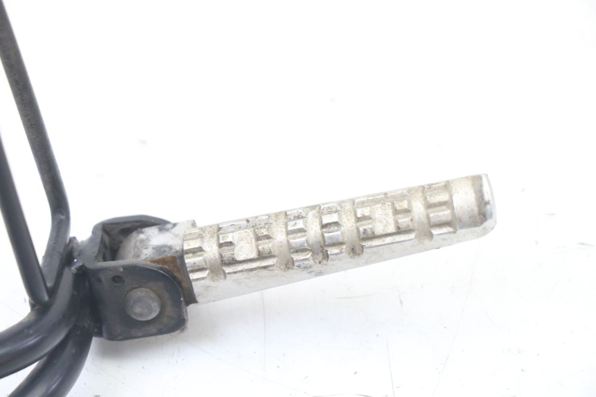 photo de PLAAT ACHTERSTE VOETSTEUN LINKS YAMAHA TZR 50 (2008 - 2016) - Zoom op gebruiksstaat