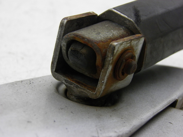 photo de Achterste linker voetsteunplaat YAMAHA YBR CUSTOM 125 (2008 - 2010) - Gecontroleerd onderdeel