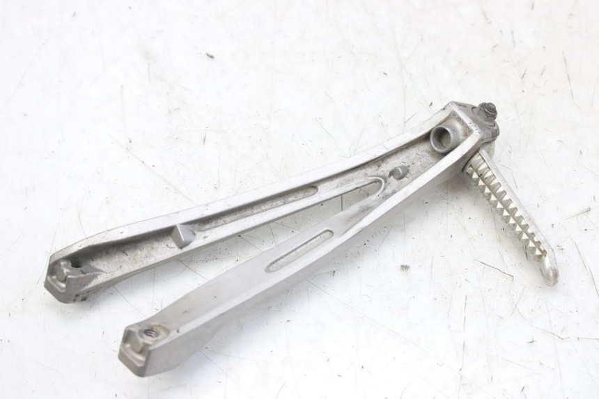 photo de PLAAT ACHTERSTE LINKER VOETSTEUNBEUGEL YAMAHA YZF R1 1000 (2007 - 2008) - Technische close-up