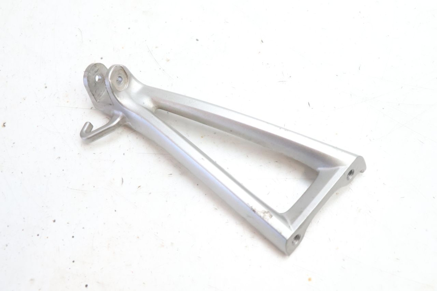 photo de ACHTERLINKS VOETSTEUNPLAAT YAMAHA YZF R6 600 (2008 - 2009) - Detail van het onderdeel