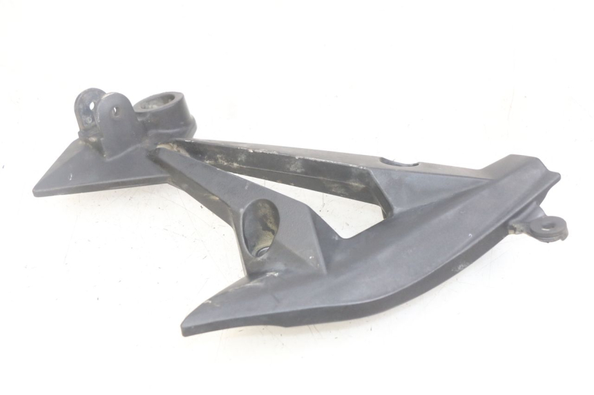 photo de PLAAT ACHTERSTE LINKER VOETSTEUNBEUGEL KAWASAKI Z 750 (2007 - 2013) - Andere kijkhoek