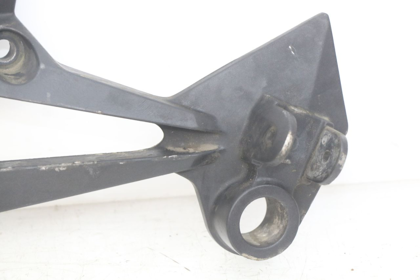 photo de PLAAT ACHTERSTE LINKER VOETSTEUNBEUGEL KAWASAKI Z 750 (2007 - 2013) - Bevestigingspunten