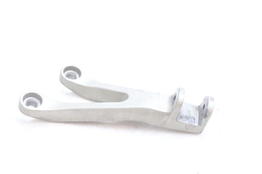 photo de ACHTERSTE LINKER VOETSTEUNPLAAT KAWASAKI ZX-6R ZX6R 600 (2000 - 2002) - Detail van het onderdeel