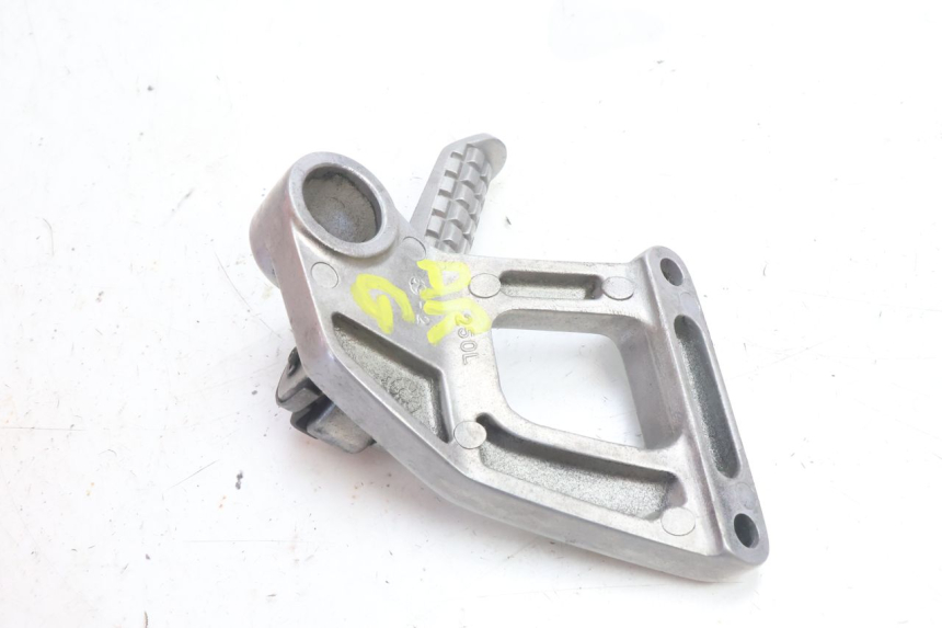 photo de PLAAT ACHTERSTE LINKER VOETSTEUNBEUGEL KAWASAKI ZZR 600 (1995 - 2004) - Overzicht