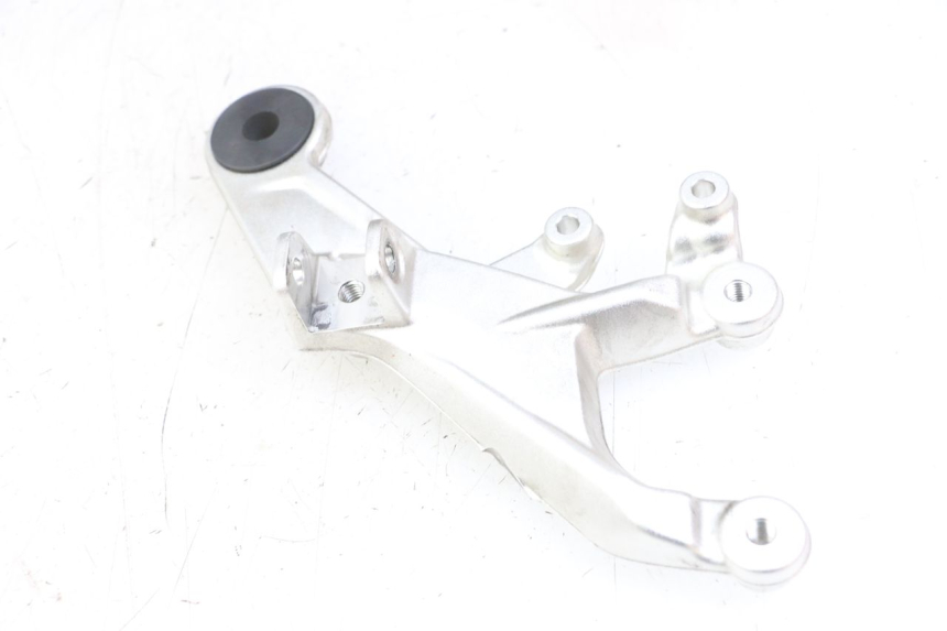 photo de VOETSTEUNPLAAT VOOR RECHTS VOORAN BMW S RR ABS S1000RR 1000 (2015 - 2018) - Andere kijkhoek