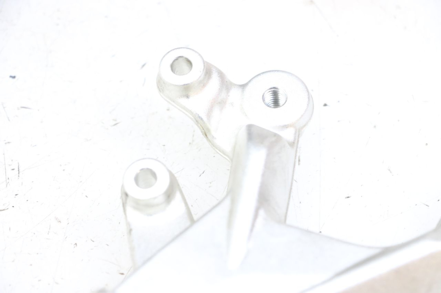 photo de VOETSTEUNPLAAT VOOR RECHTS VOORAN BMW S RR ABS S1000RR 1000 (2015 - 2018) - Technische close-up