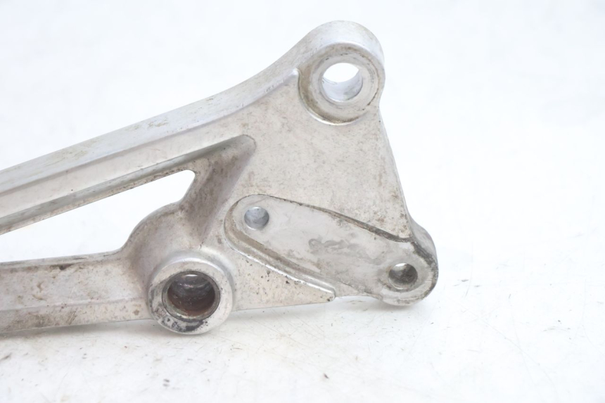 photo de VOETSTEUNPLAAT VOOR RECHTS HONDA CB TWO FIFTY 250 (1991 - 2002) - Zoom op gebruiksstaat