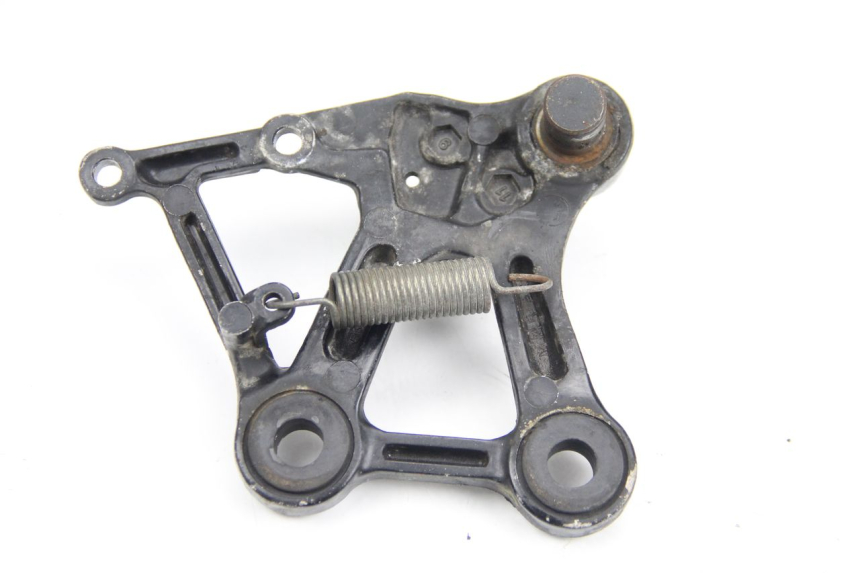 photo de VOETSTEUNPLAAT VOOR RECHTS VOORSTE HONDA CBR F SC21 1000 (1986 - 1992) - Andere kijkhoek