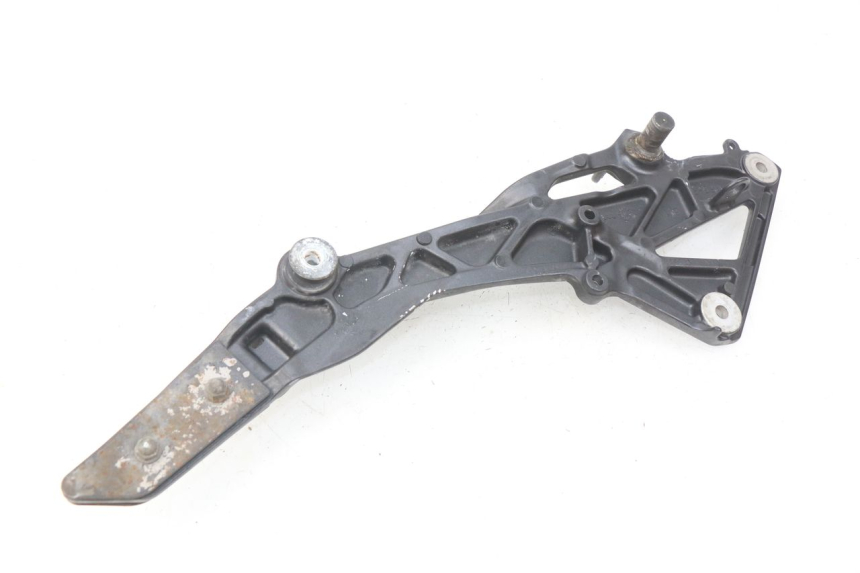 photo de VOETSTEUNPLAAT VOOR RECHTS VOORAN HONDA CBRF CBR-F PC41 600 (2011 - 2013) - Zoom op gebruiksstaat