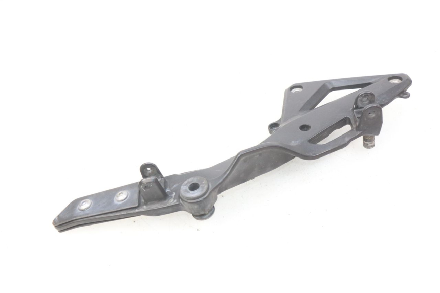 photo de VOETSTEUNPLAAT VOOR RECHTS VOORAN HONDA CBRF CBR-F PC41 600 (2011 - 2013) - Andere kijkhoek