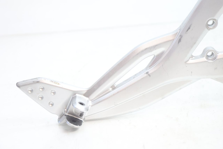 photo de VOETSTEUNPLAAT VOOR RECHTS KAWASAKI ER-6 ER6 N 650 (2005 - 2009) - Detail van het onderdeel