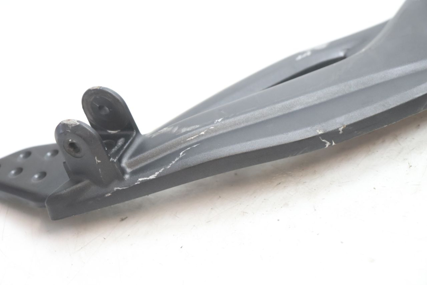 photo de VOETSTEUNPLAAT VOOR RECHTS KAWASAKI ER-6 ER6 N 650 (2005 - 2009) - Technische close-up