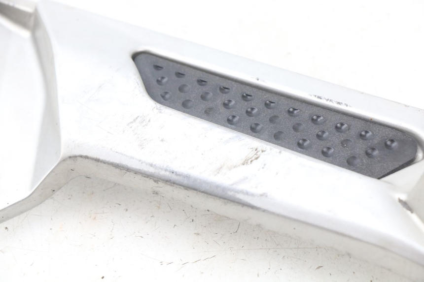 photo de VOETSTEUNPLAAT VOOR RECHTS VOORSTE YAMAHA FJR ABS 1300 (2006 - 2012) - Technische close-up