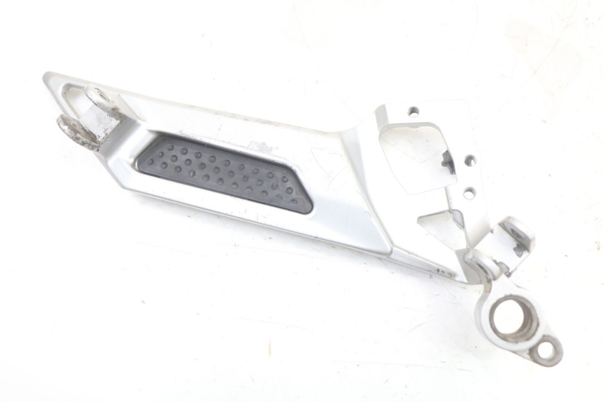 photo de VOETSTEUNPLAAT VOOR RECHTS VOORSTE YAMAHA FJR ABS 1300 (2006 - 2012) - Detail van het onderdeel