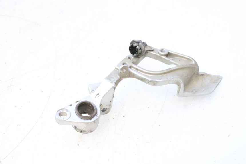 photo de VOETSTEUNPLAAT VOOR RECHTS YAMAHA FJR 1300 (2001 - 2005) - Bevestigingspunten