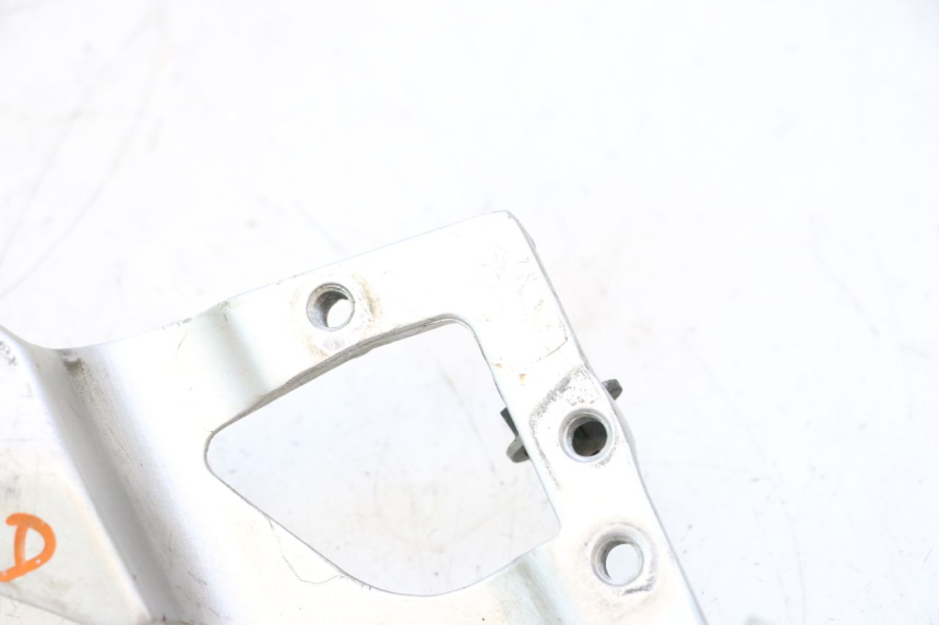 photo de VOETSTEUNPLAAT VOOR RECHTS YAMAHA FJR 1300 (2001 - 2005) - Gecontroleerd onderdeel