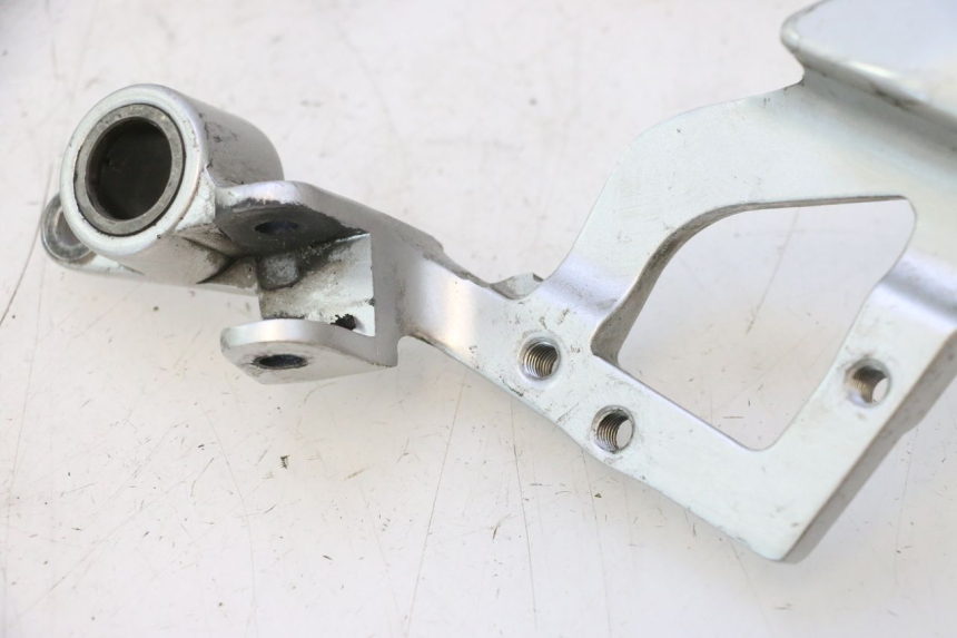 photo de VOETSTEUNPLAAT VOOR RECHTS YAMAHA FJR 1300 (2001 - 2005) - Detail van het onderdeel