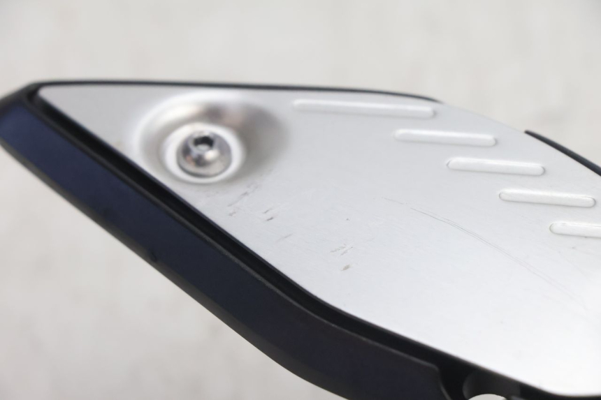 photo de VOETSTEUNPLAAT VOOR RECHTS VOORAN YAMAHA FZ8 800 (2010 - 2016) - Zoom op gebruiksstaat