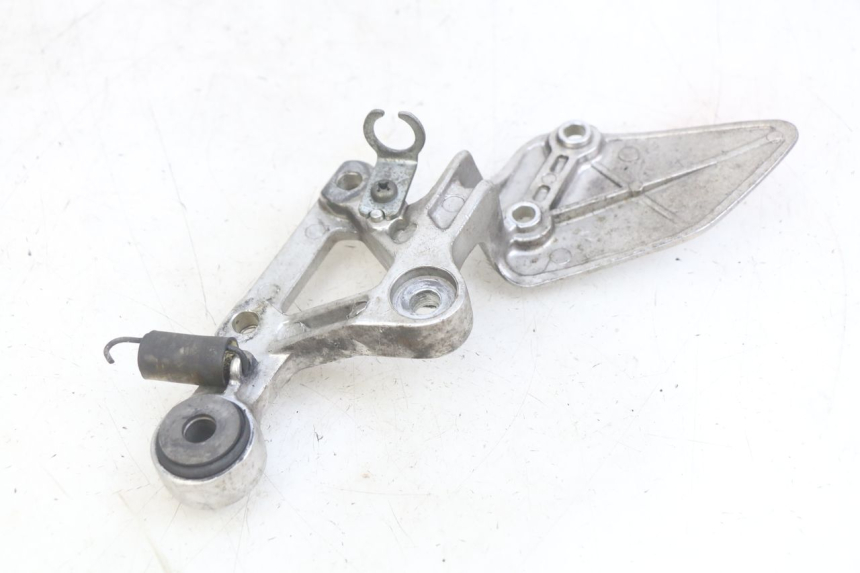 photo de VOETSTEUNPLAAT VOOR RECHTS VOORAN YAMAHA FZS FAZER 600 (1998 - 2001) - Andere kijkhoek