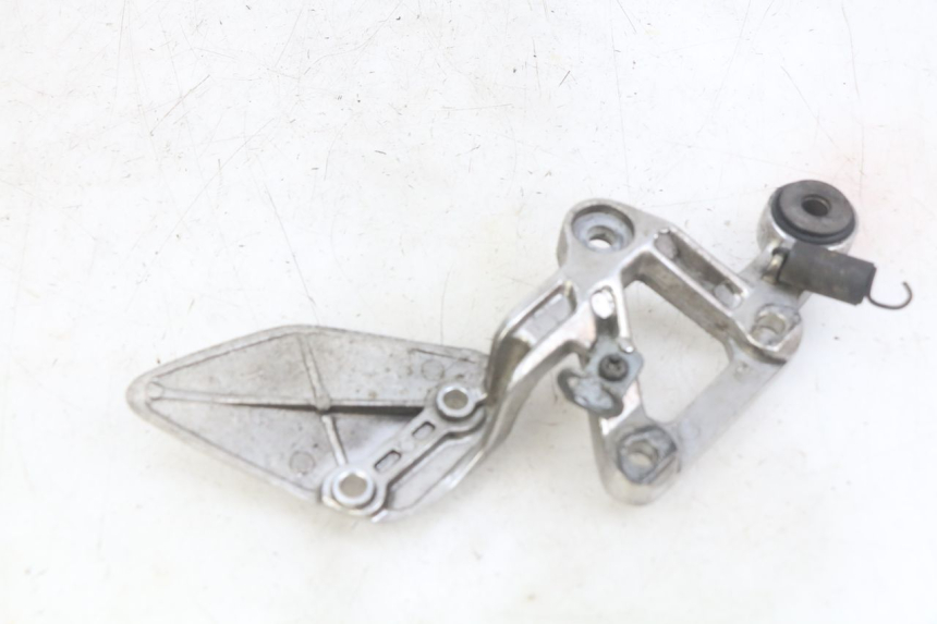 photo de VOETSTEUNPLAAT VOOR RECHTS VOORAN YAMAHA FZS FAZER 600 (1998 - 2001) - Technische close-up