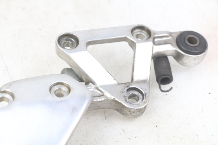 photo de VOETSTEUNPLAAT VOOR RECHTS VOORAN YAMAHA FZS FAZER 600 (1998 - 2001) - Overzicht