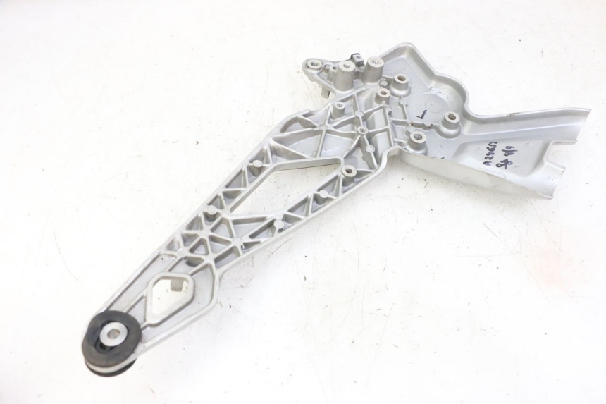 photo de VOETSTEUNPLAAT VOOR RECHTS VOORSTE BMW G310 R 310 (2016 - 2020) - Zoom op gebruiksstaat