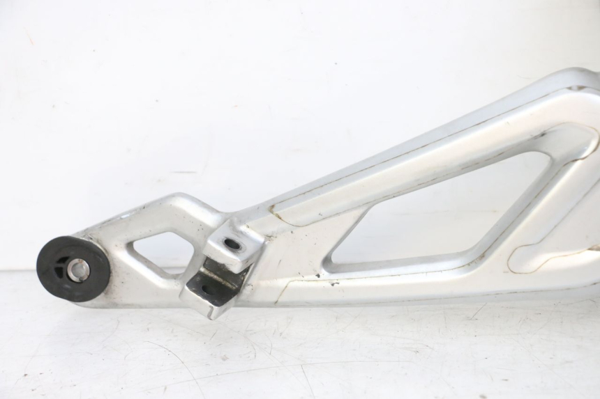 photo de VOETSTEUNPLAAT VOOR RECHTS VOORSTE BMW G310 R 310 (2016 - 2020) - Bevestigingspunten