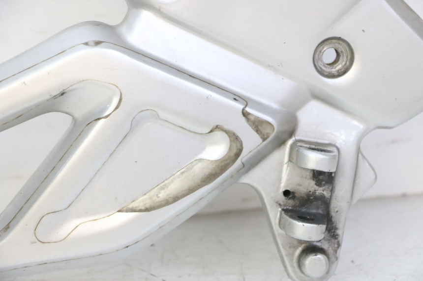 photo de VOETSTEUNPLAAT VOOR RECHTS VOORSTE BMW G310 R 310 (2016 - 2020) - Staat van het oppervlak