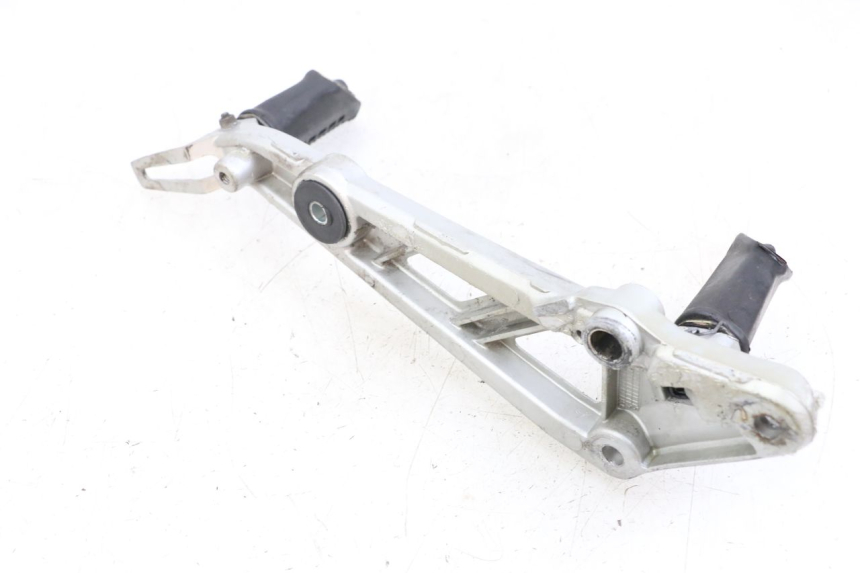 photo de VOETSTEUNPLAAT VOOR RECHTS VOORAN HYOSUNG GF 125 (2001 - 2005) - Overzicht