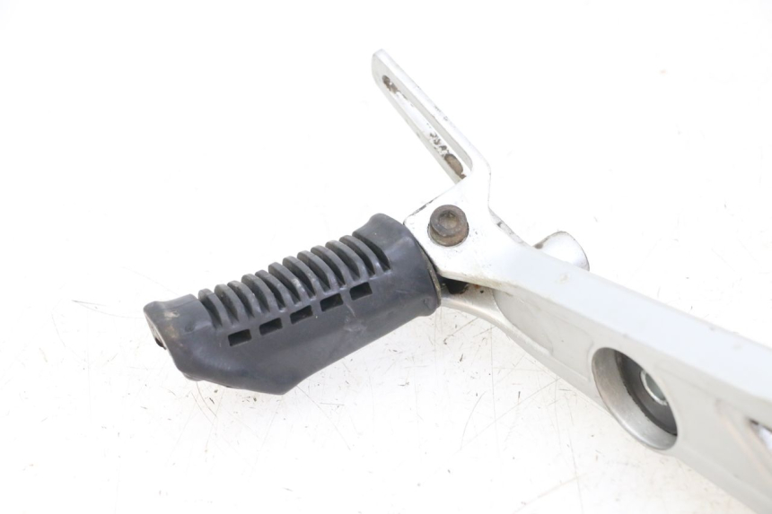 photo de VOETSTEUNPLAAT VOOR RECHTS VOORAN HYOSUNG GF 125 (2001 - 2005) - Gecontroleerd onderdeel