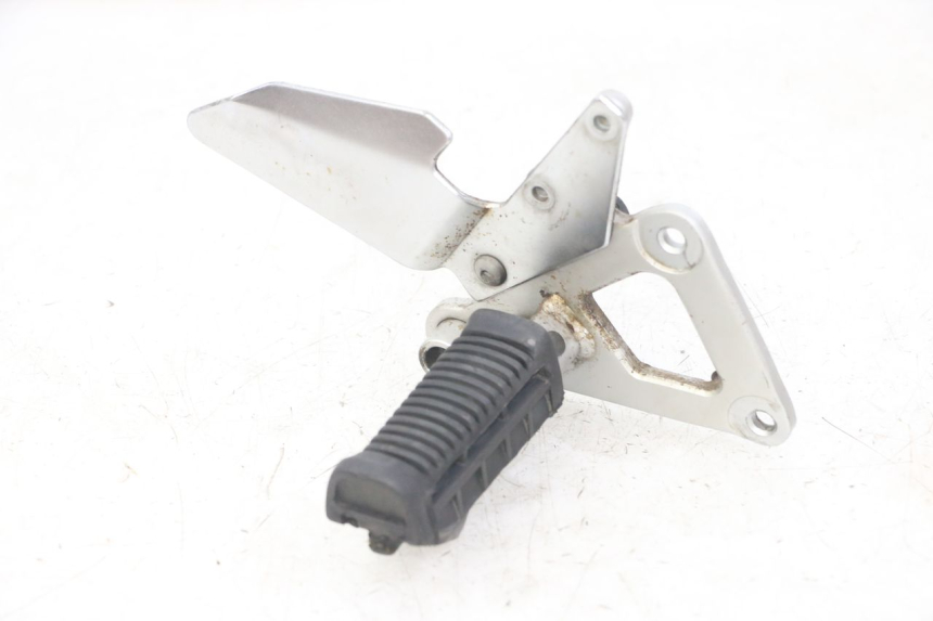 photo de VOETSTEUNPLAAT VOOR RECHTS VOORAN SUZUKI GS GSE 500 (2001 - 2003) - Hoofdaanzicht