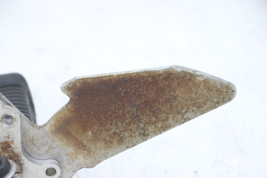 photo de VOETSTEUNPLAAT VOOR RECHTS VOORAN SUZUKI GS GSE 500 (2001 - 2003) - Overzicht